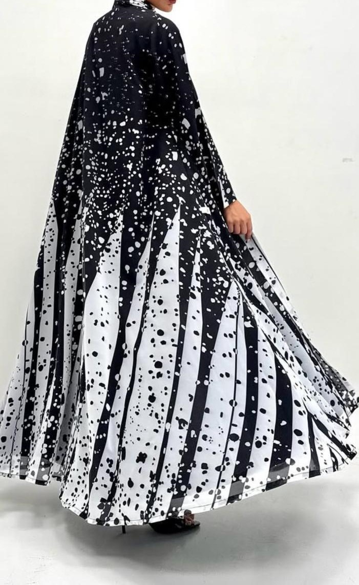 عباية عصرية بتصميم سبلاش