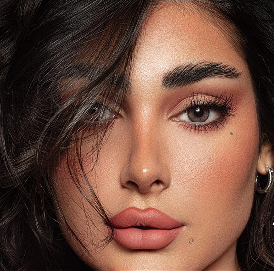  عدسات ملونة من امارا - شاي 