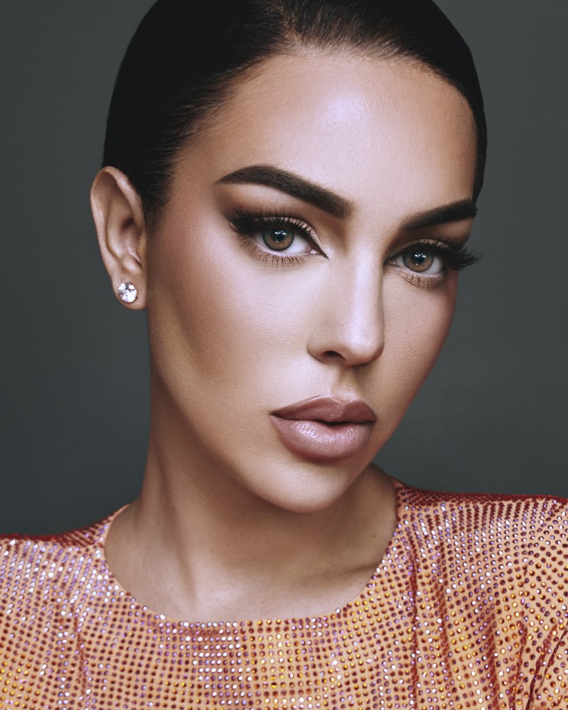  عدسات يومية ملونة من امارا - شارك جراي 