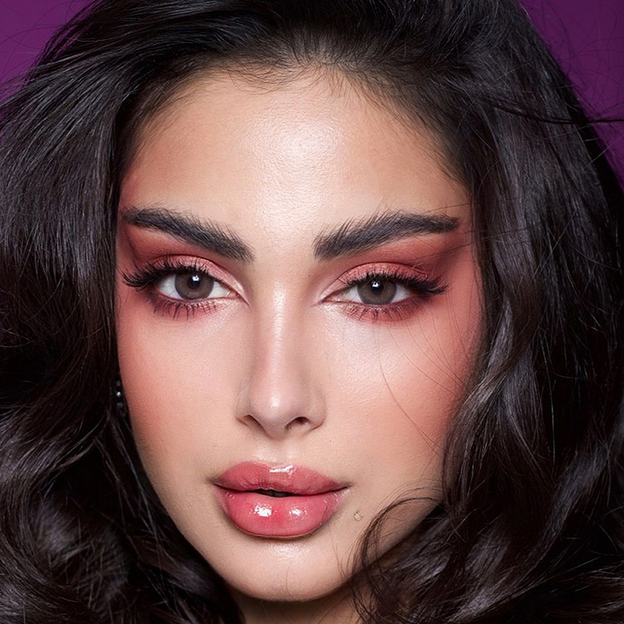  عدسات ملونة من امارا - تان 