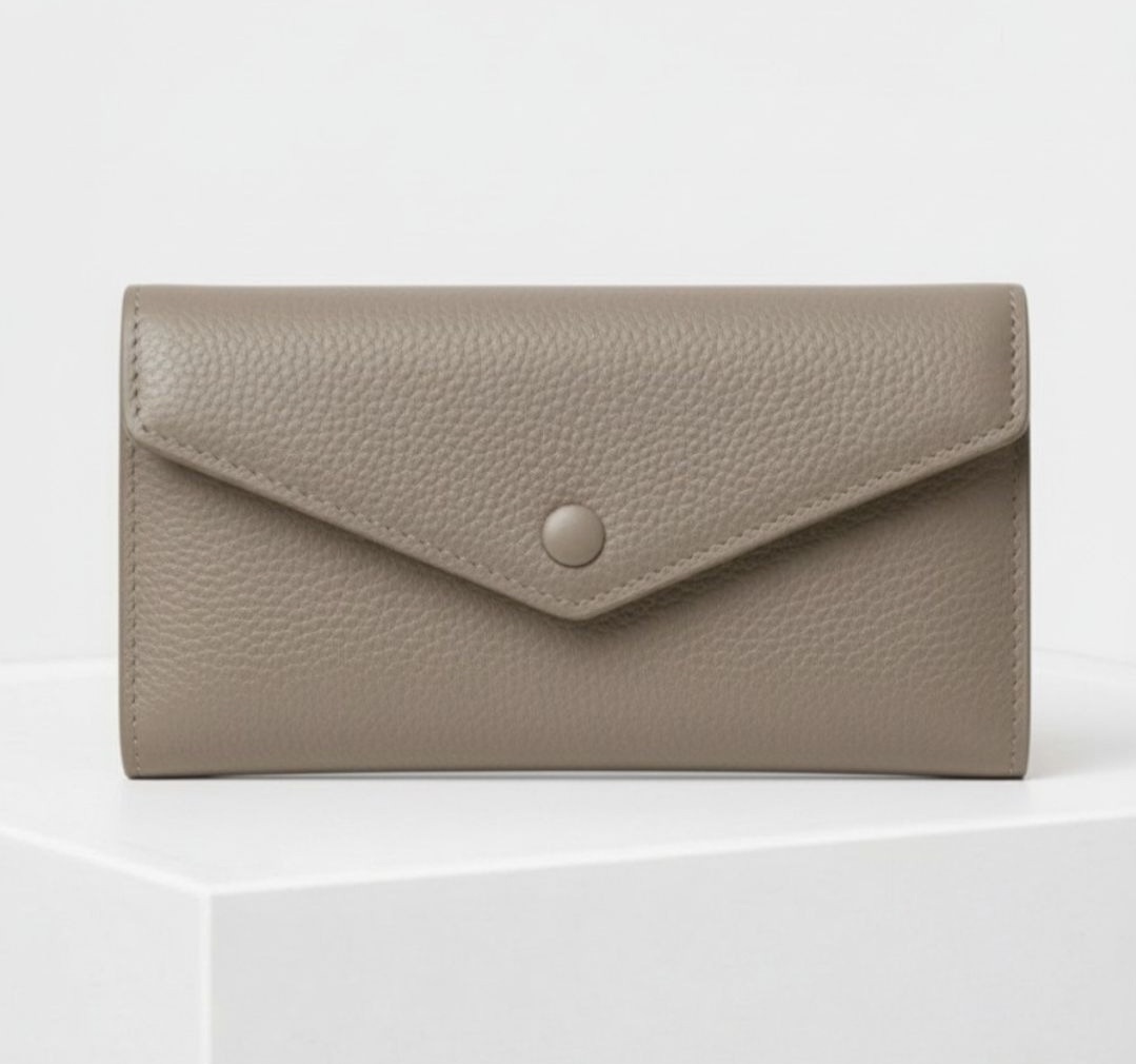 Cow leather wallet-beige front