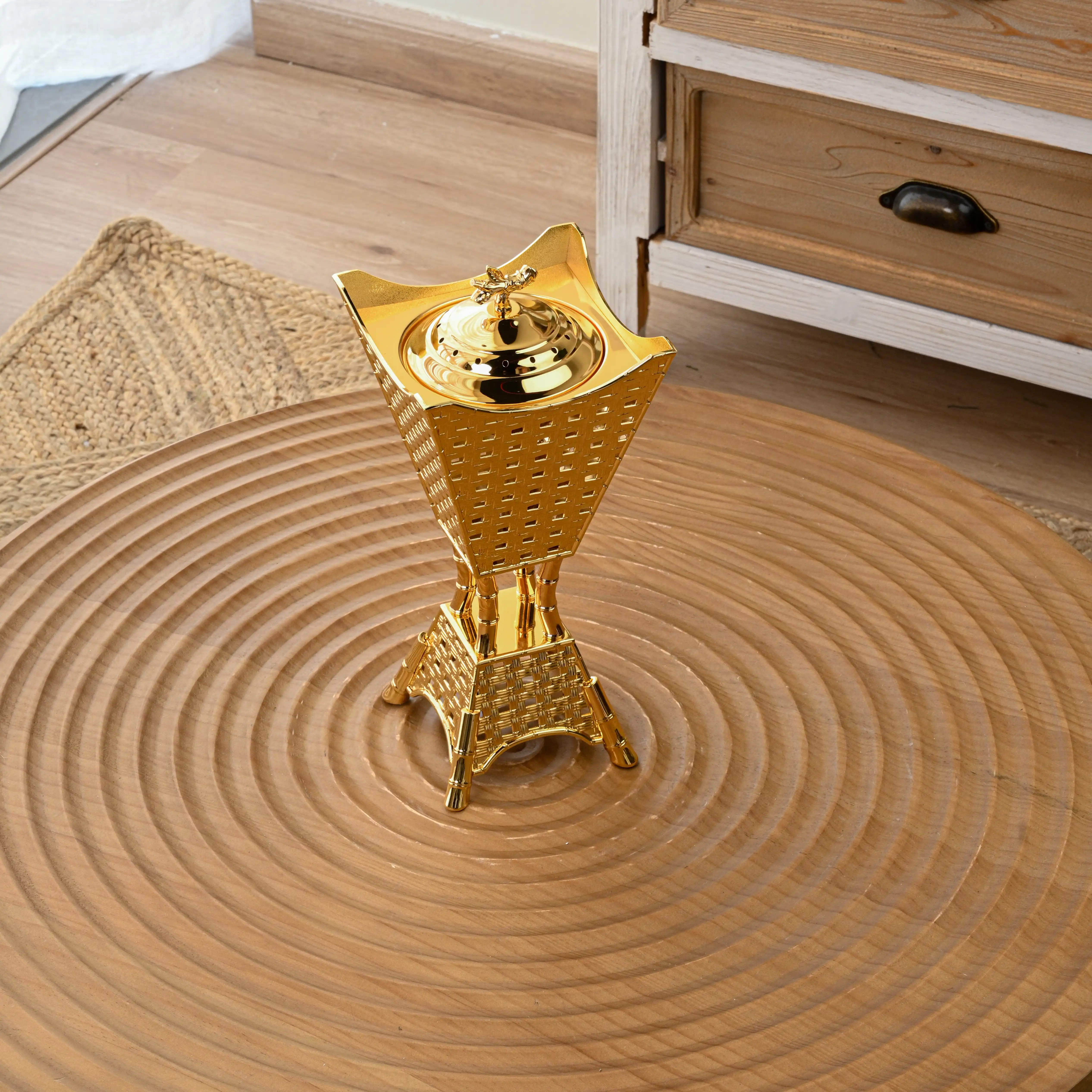 مبخرة سكوالو ذهبية أعمدة بتصميم بامبو 