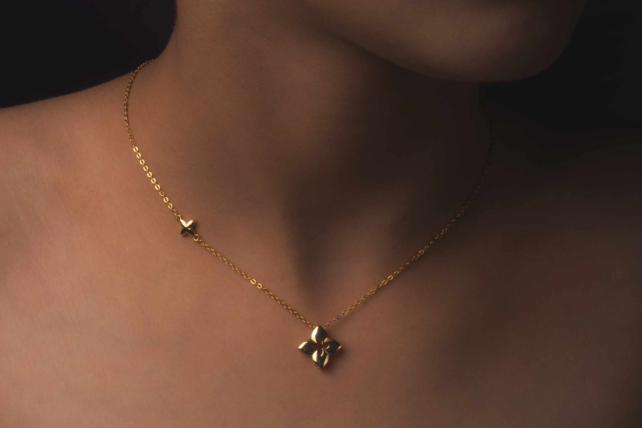 عقد فضة زهعقد فضة زهرة خريفرة خريف