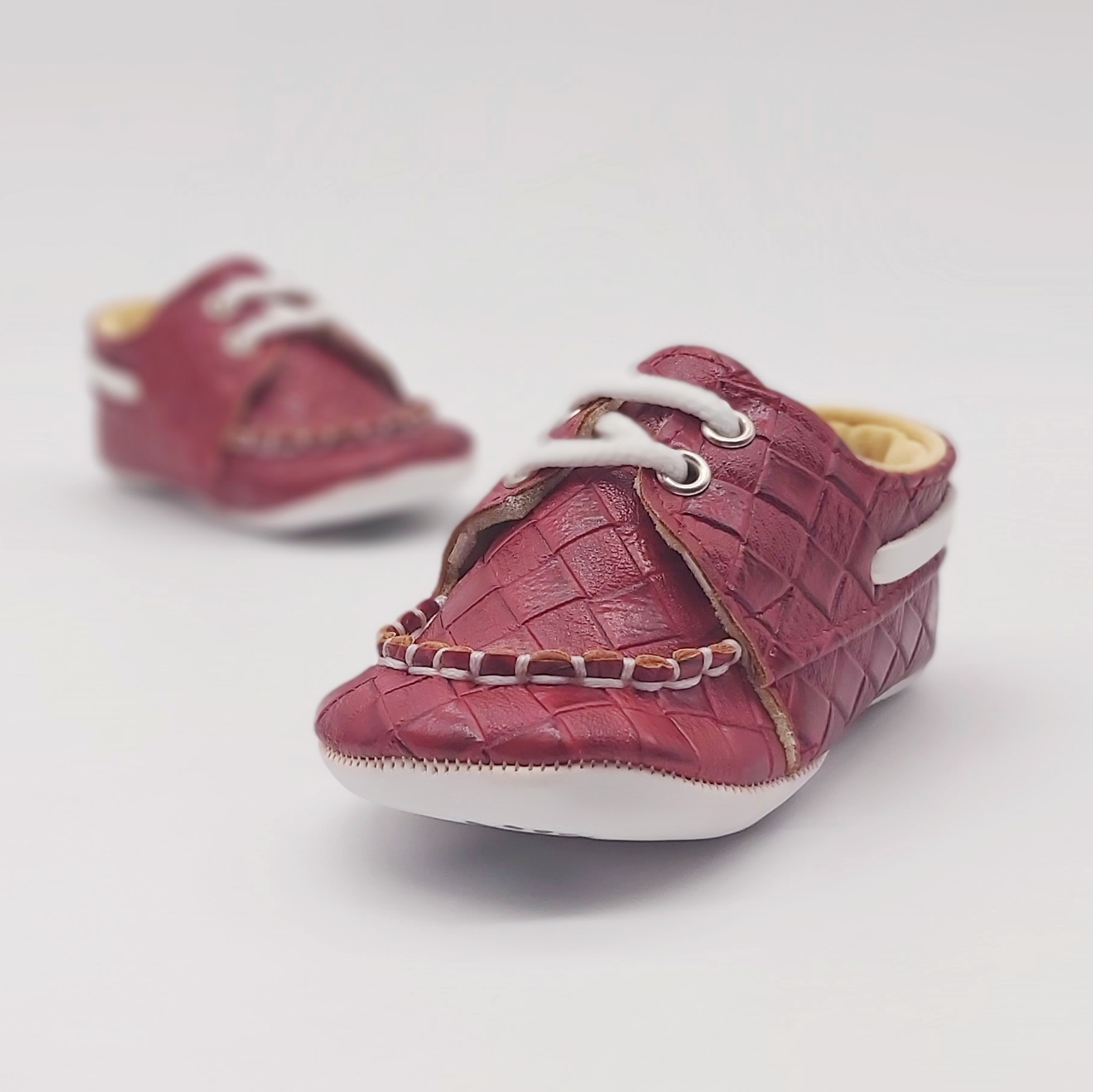 حذاء بيبي كول للمواليد لون عودي من بيبي باتيني 