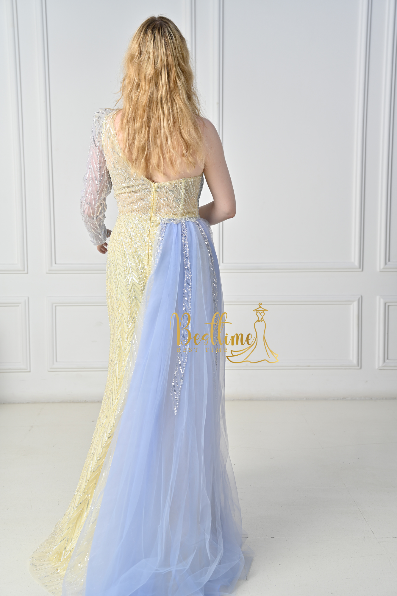  فستان سهره طويل بتصميم رائع  