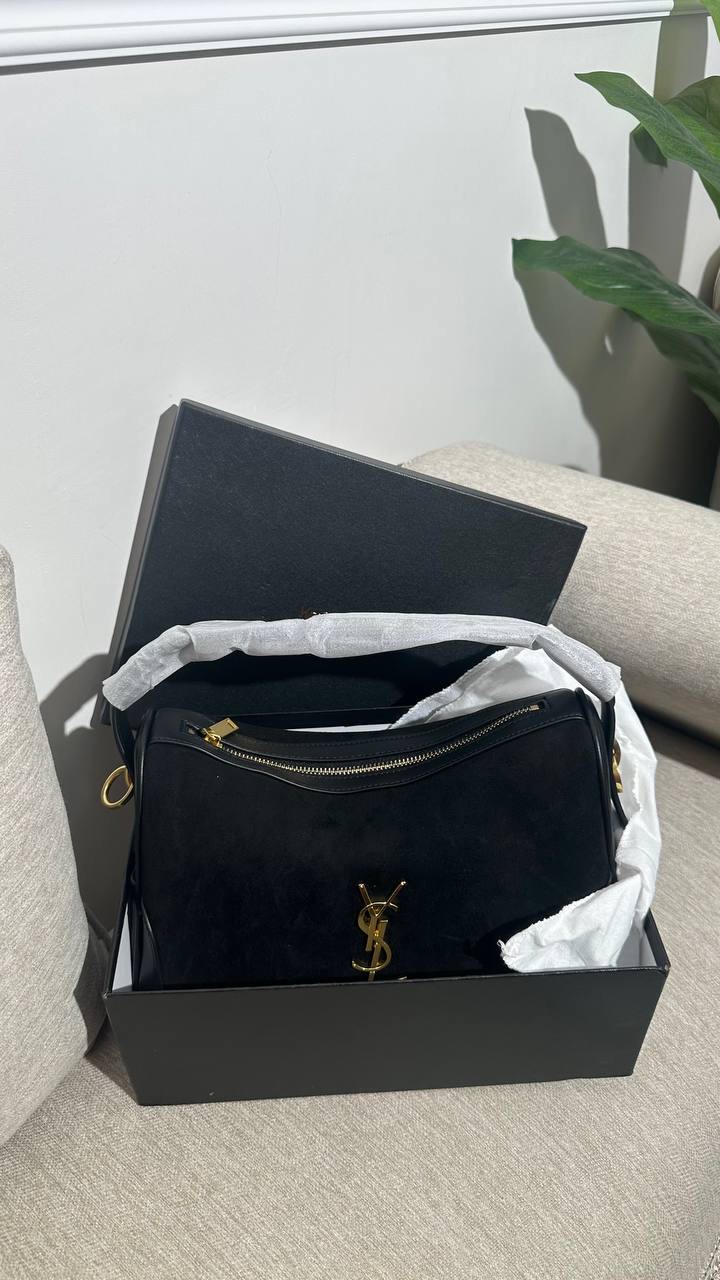  شنطة مخمل كبيرة 
