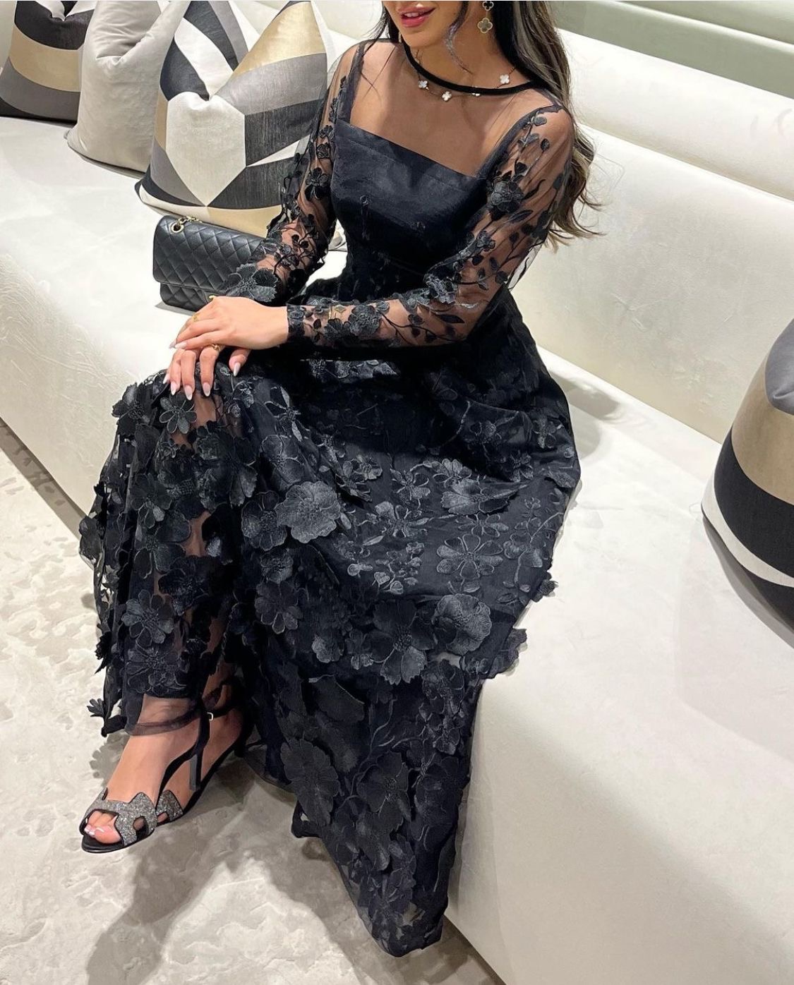  فستان سهرة اسود جبير مورد أنيق كم طويل  