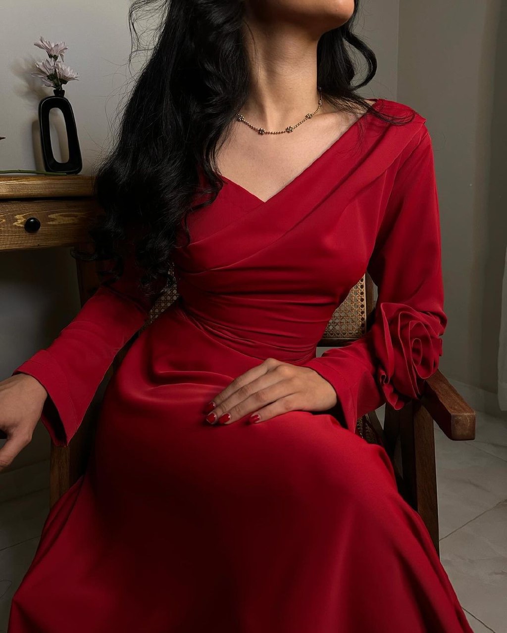  فستان سهرة باربي احمر اكمام طويلة  