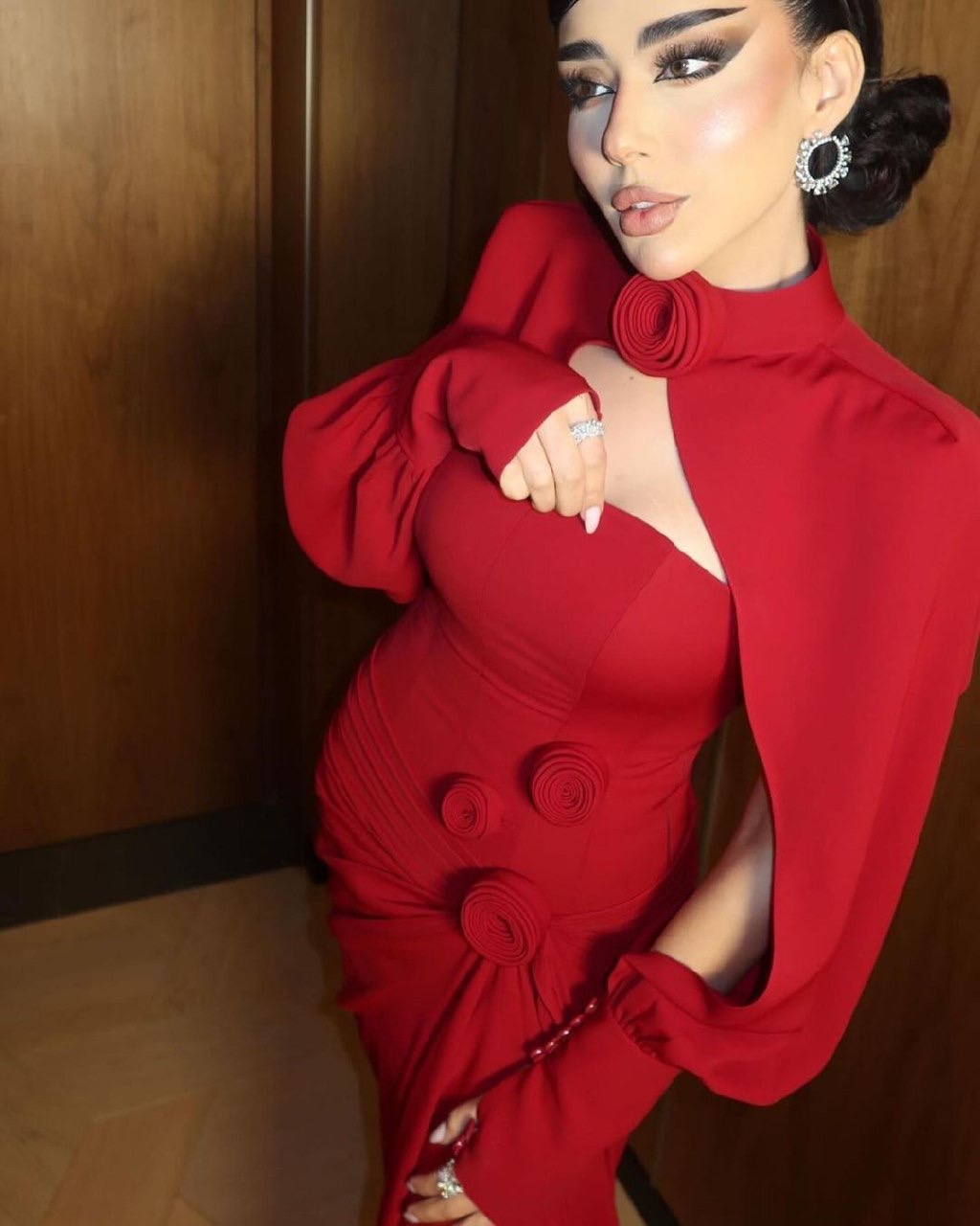  فستان سهرة ناعم احمر باربي ورد  