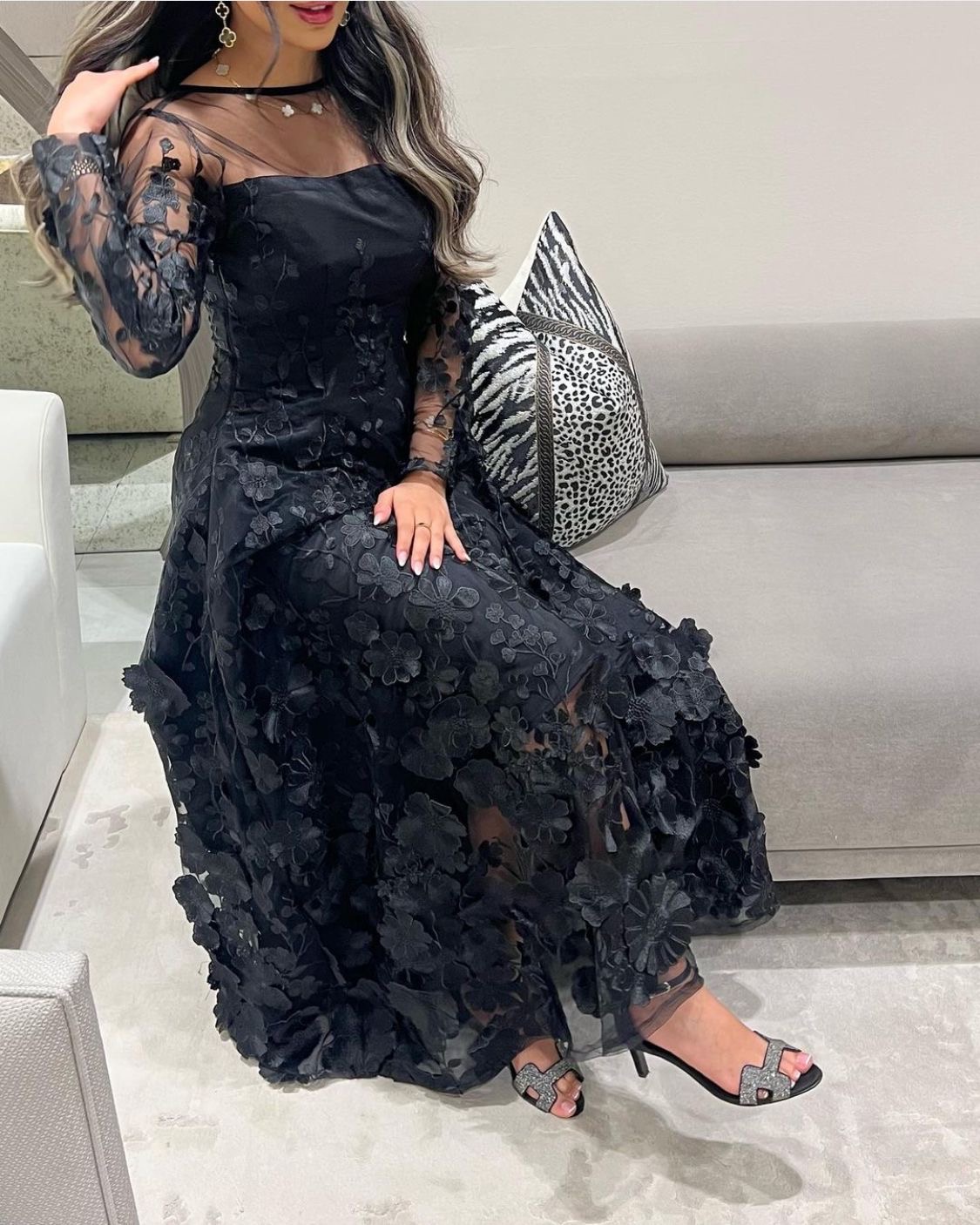  فستان سهرة اسود جبير مورد أنيق كم طويل  