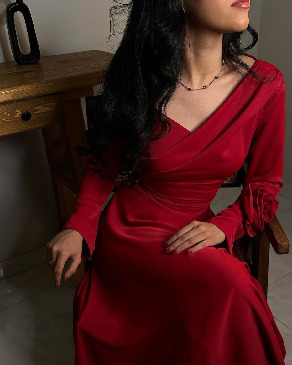  فستان سهرة باربي احمر اكمام طويلة  