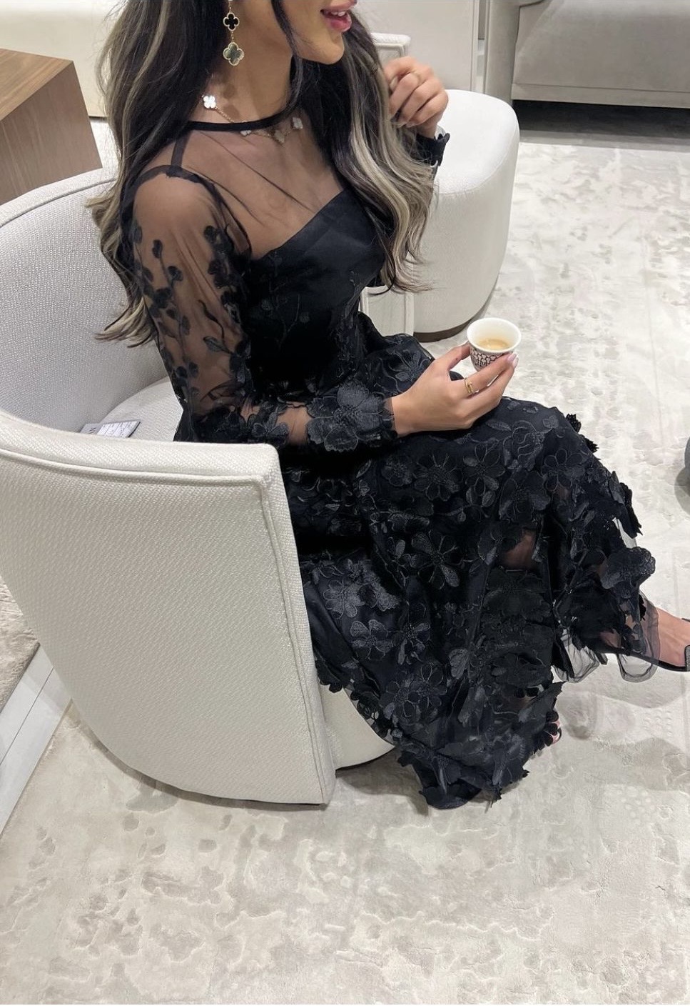  فستان سهرة اسود جبير مورد أنيق كم طويل  
