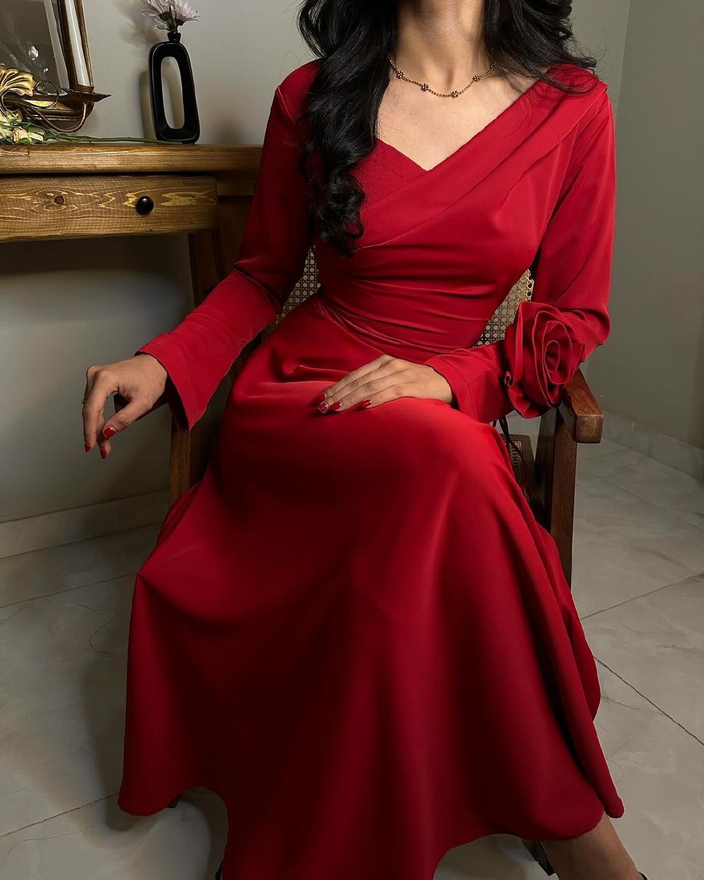 فستان سهرة باربي احمر اكمام طويلة  