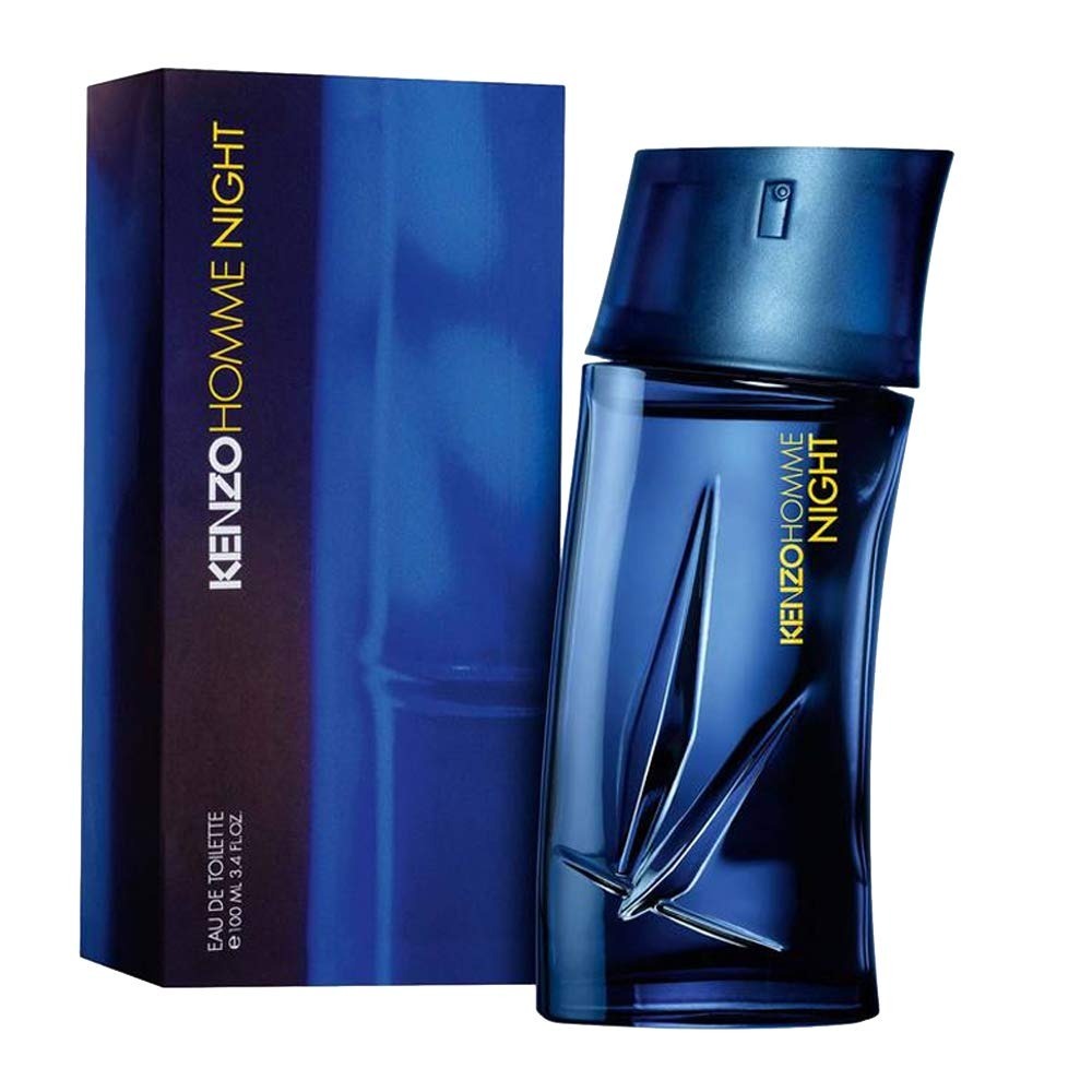 مجموعة عطر كينزو أوم نايت أو دو تواليت 100 مل، زجاجة مع العلبة على خلفية بيضاء.