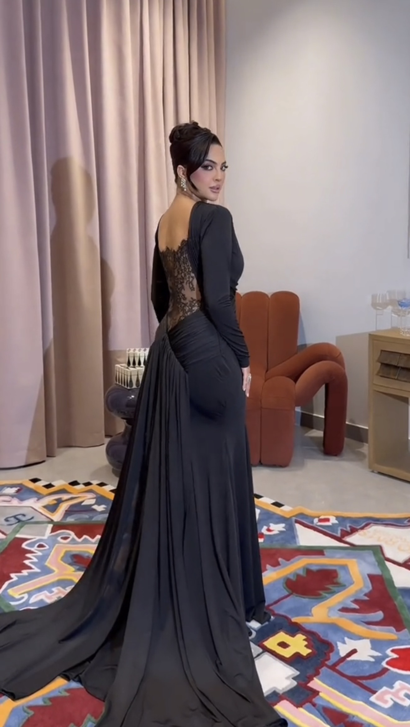 فستان اسود سهره راقي