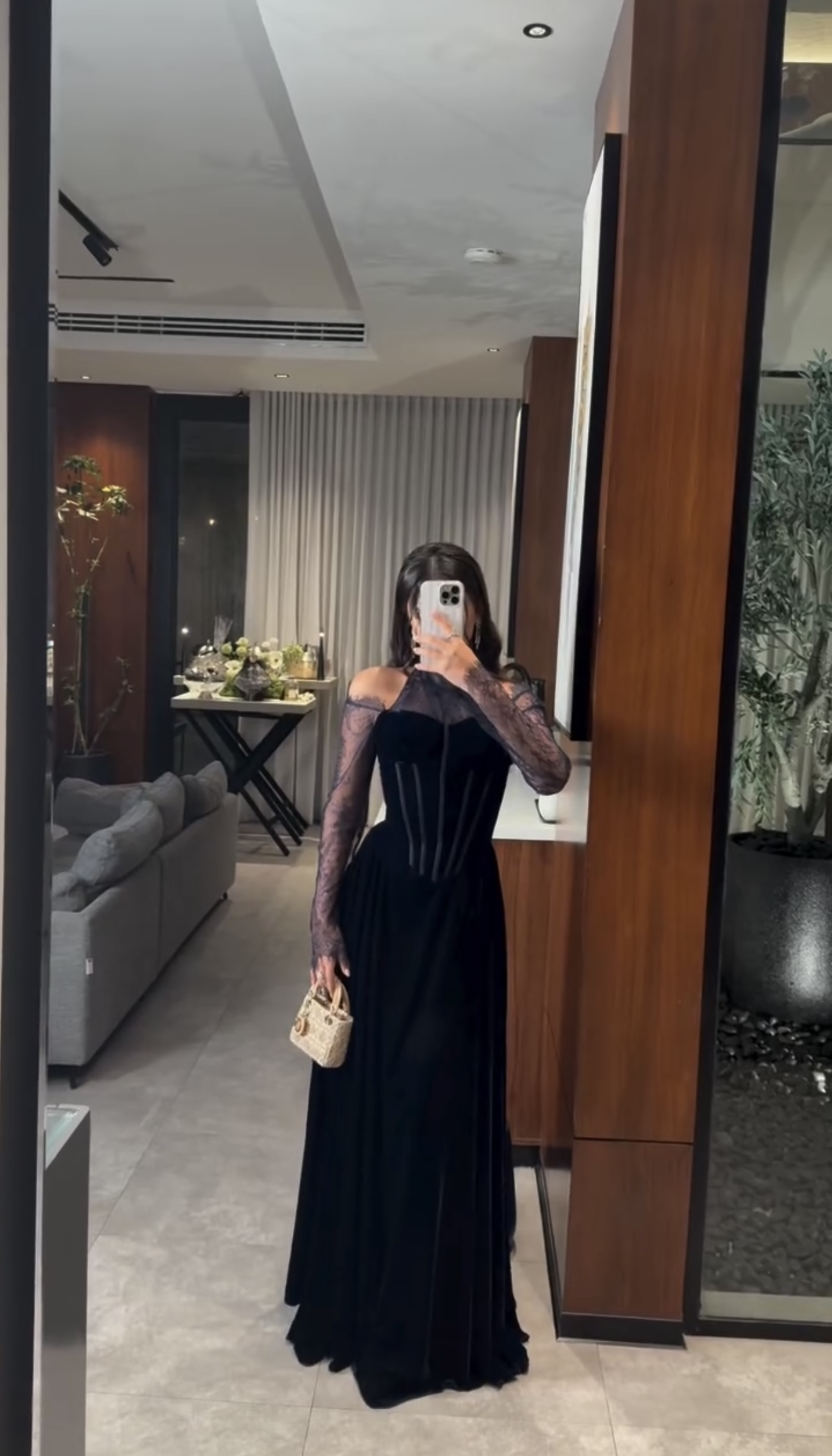 فستان شتوي مناسب للمناسبات 