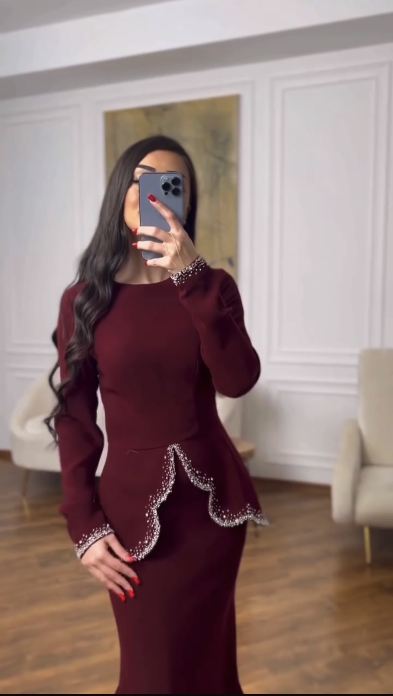 فستان مناسبات باللون العودي 