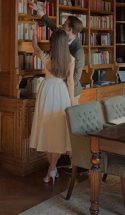 فستان ابيض ميد 