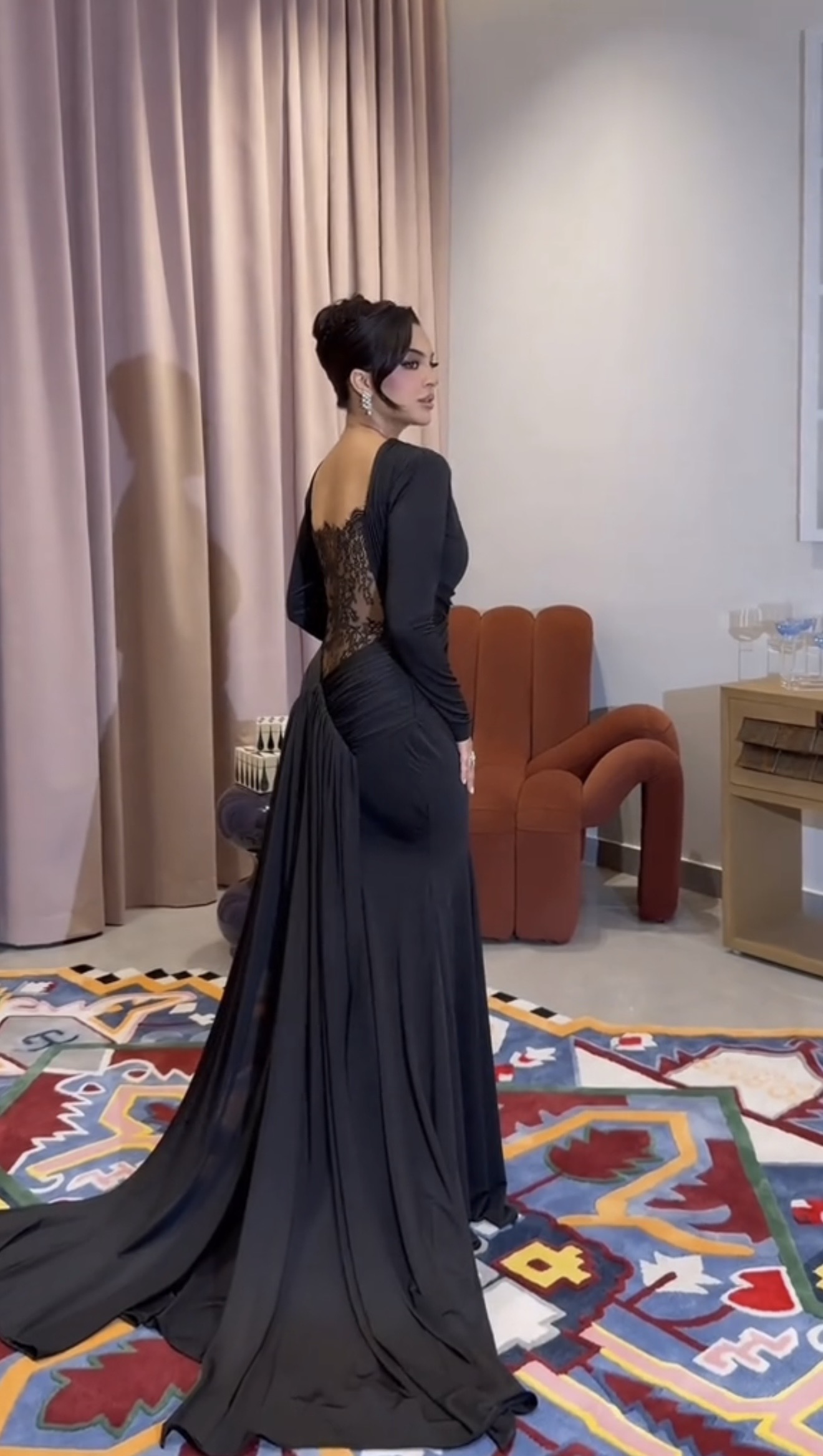 فستان اسود سهره راقي