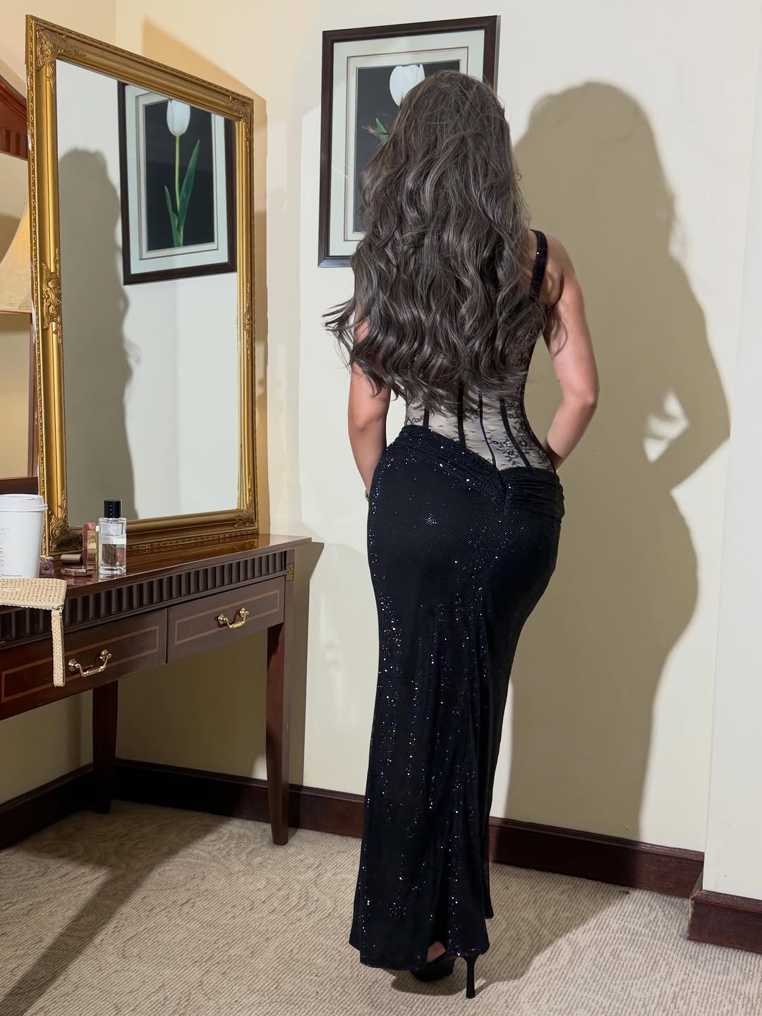 فستان سهره اسود مع دانتيل