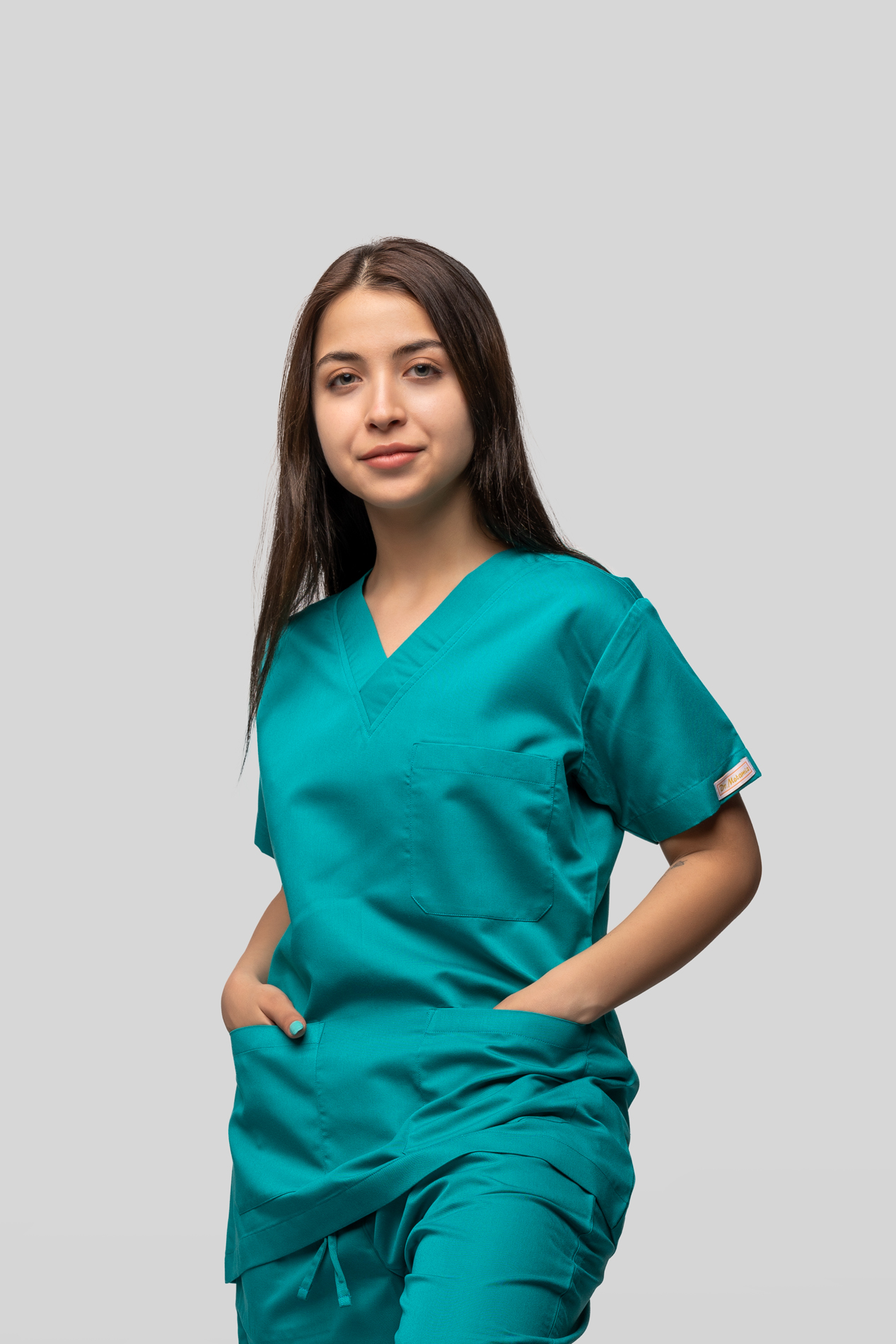 سكراب طبي تركوازي scrubs من الطبيب المتميز يتميز  بلراحة واناقة 
