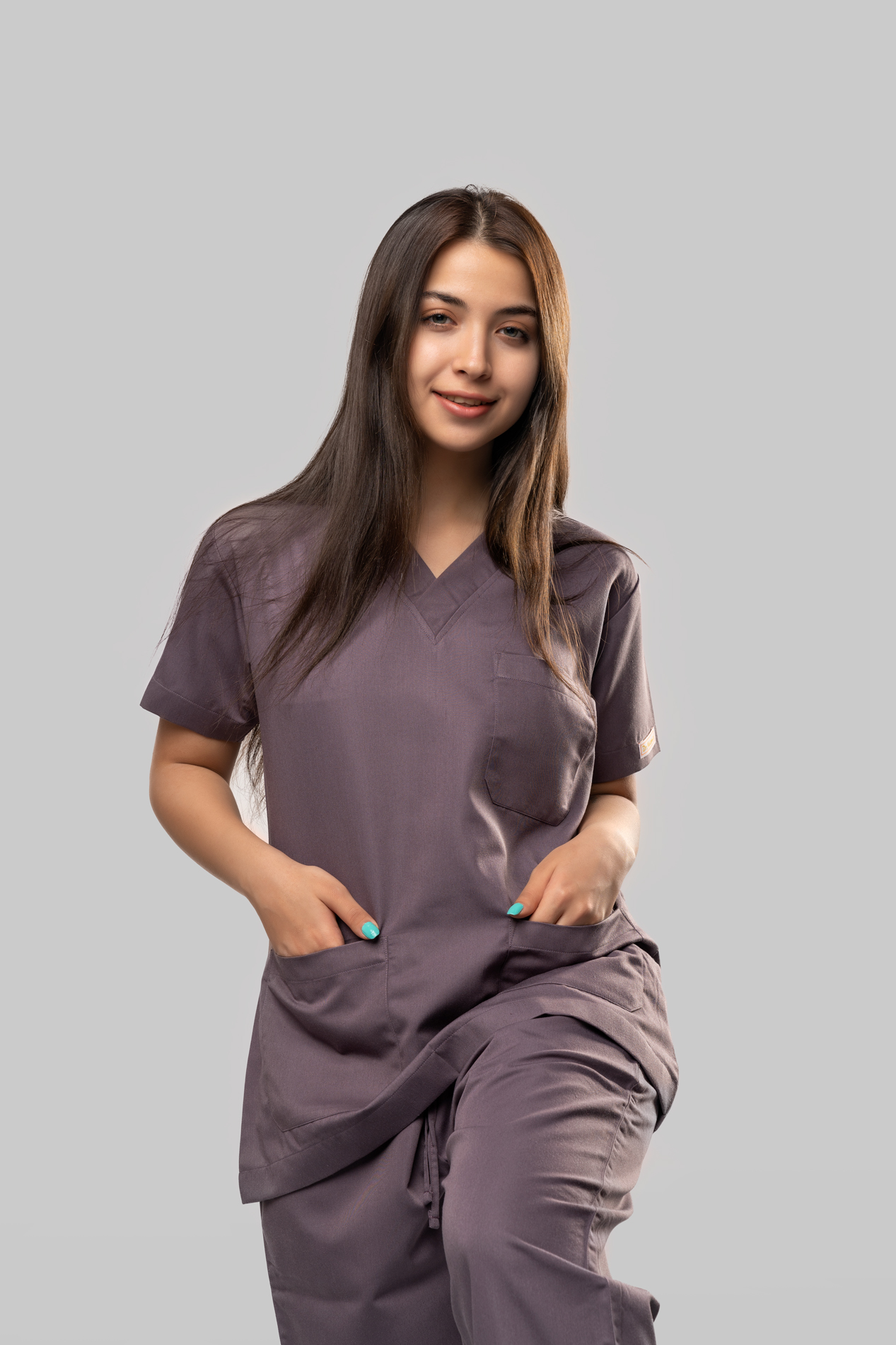 سكراب نسائي من الطبيب المتميز هو الزي المثالي للعاملات في المجال الطبي