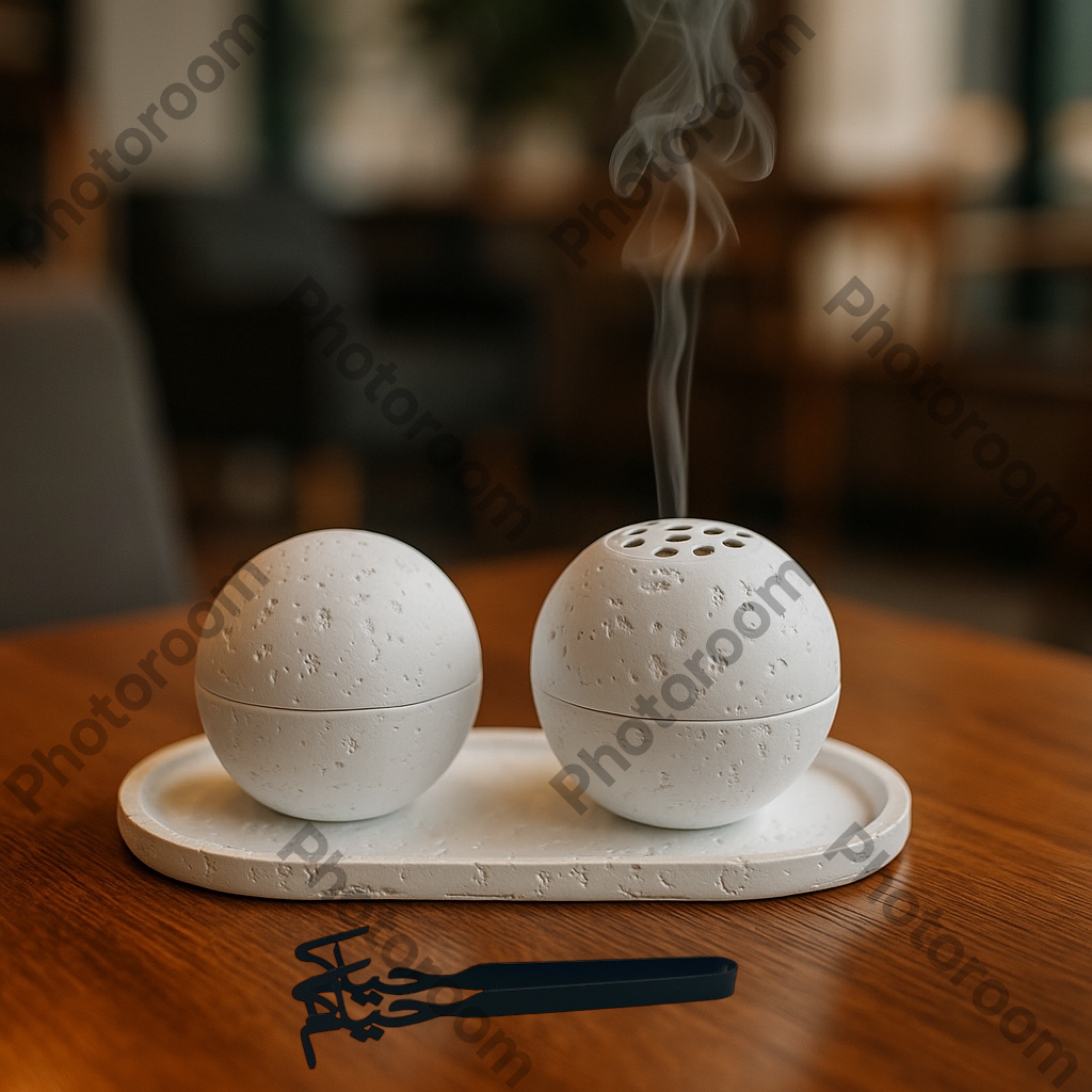 طقم مبخرة كروية بيضاء مع حامل بخور