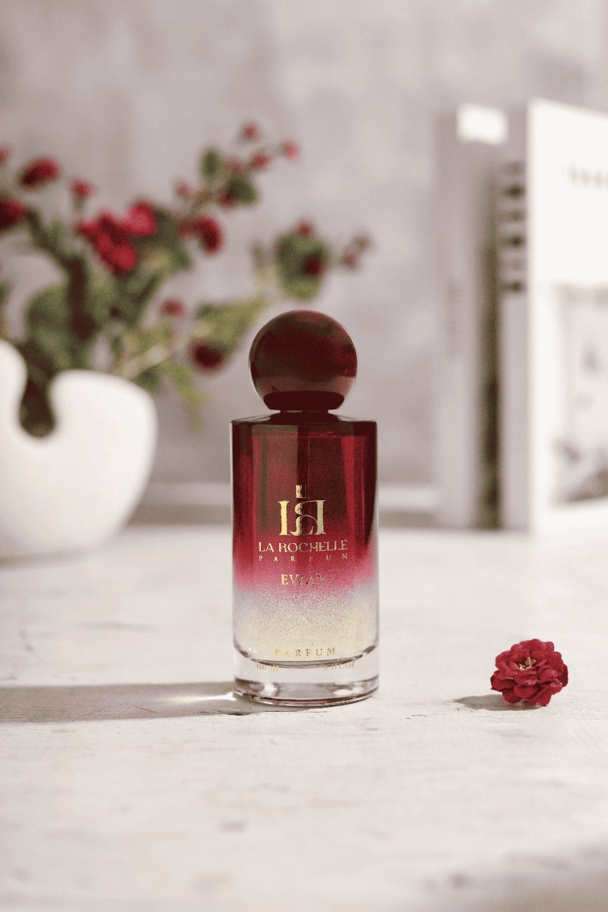 عطر EVIAN - عطور نسائية - افضل العطور - عطور لاروشيل