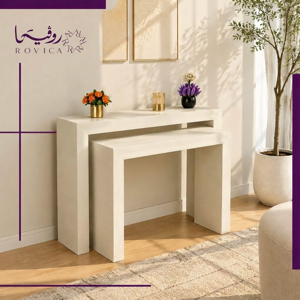 طقم مدخل خشب أبيض قطعتين داخل غرفة مودرن بإضاءة طبيعية ودافئة