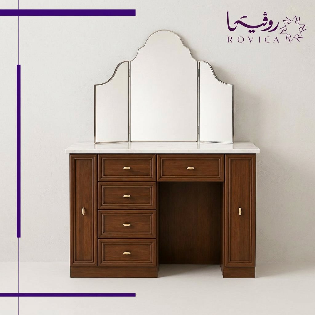 طاولة تسريحة خشب MDF بني بسطح بديل رخام أبيض ومرآة ثلاثية من Rovica بخلفية بيضاء.