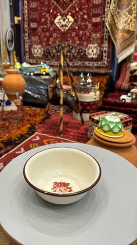 طاسة غضار وردة
