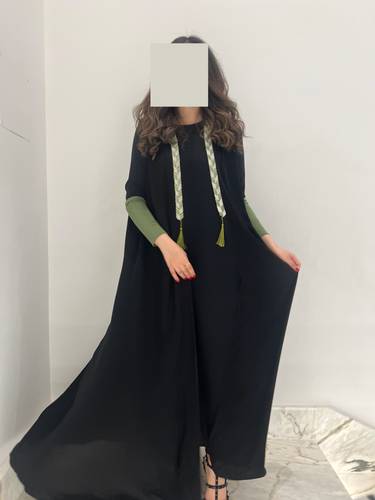 عباية أسود كلفة بنفسجي أكمام أسود