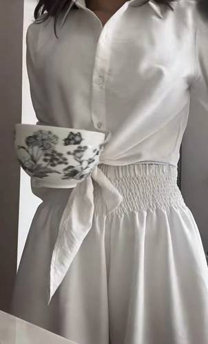 Pantsuit With A Linen Shirt