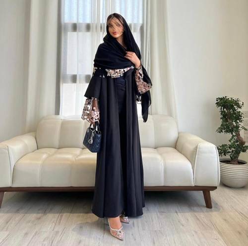عباية أسود تطريز قماش كريب