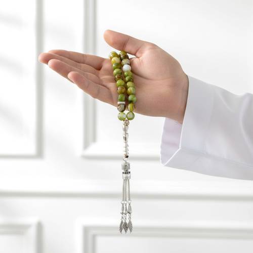 سبحة عقيق أخضر طبيعي بلمسة  ملكية