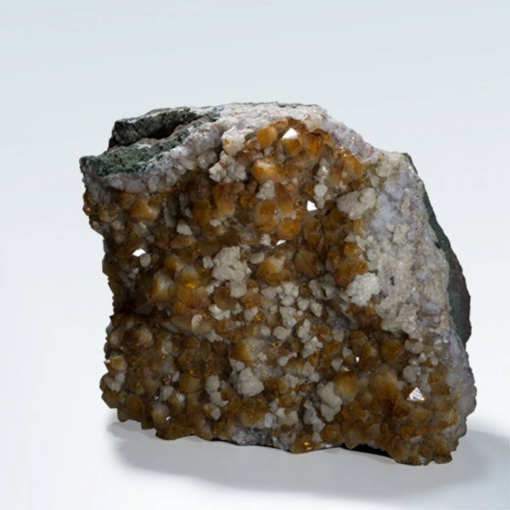 سترين (MAGENT)