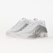  Nike سنيكر 'شوكس R4