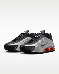  Nike سنيكر 'شوكس R4