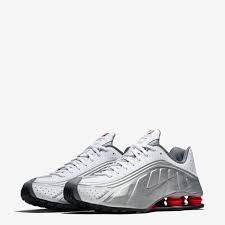  Nike سنيكر 'شوكس R4
