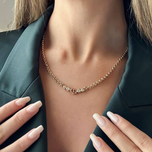 قلادة عتيقة ماركة Christian Dior من ١٩٨٠م