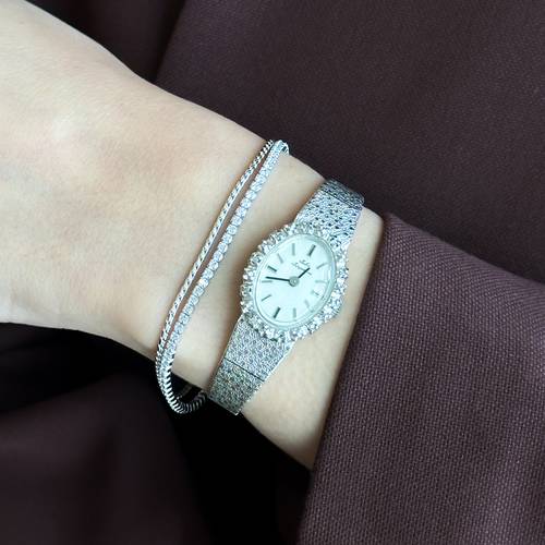 ساعة عتيقة ماركة Jules Jurgensen من 1970م