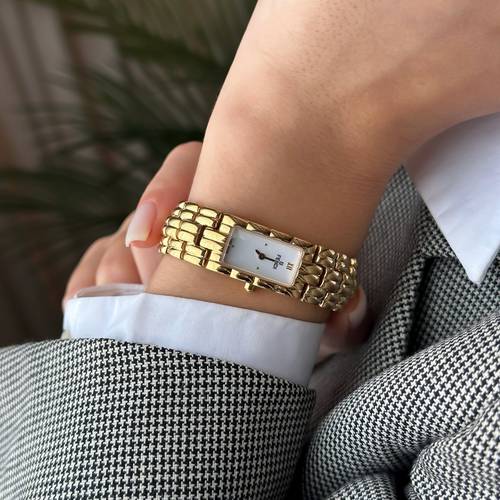 ساعة عتيقة أنيقة ماركة Fendi من ١٩٨٠م