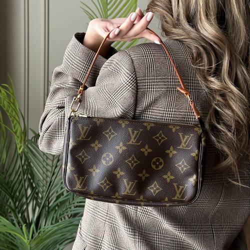  حقيبة عتيقة من ١٩٩٩م ماركة Louis Vuitton
