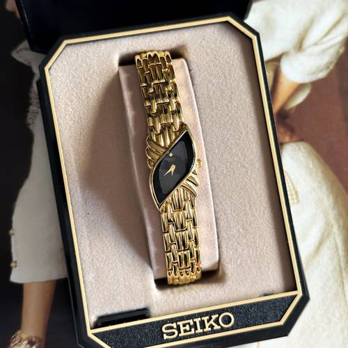 ساعة فنتج أنيقة ماركة Seiko من ١٩٩٠م