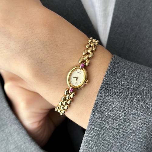 ساعة عتيقة ماركة Seiko من ١٩٩٠م