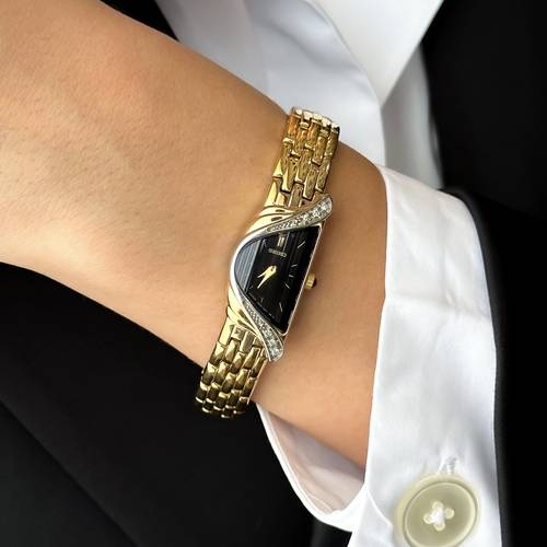 ساعة فنتج أنيقة ماركة Seiko من ١٩٩٠م