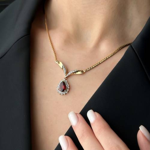 عقد عتيق فاخر ماركة Landes Jewelers من ١٩٨٠م