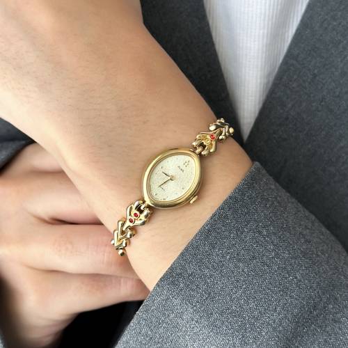 ساعة عتيقة ماركة Seiko من ١٩٩٠م