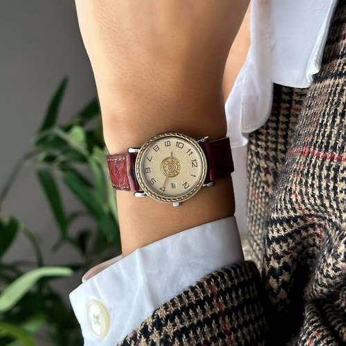ساعة عتيقة فاخرة ماركة Hermès من ١٩٩٣م
