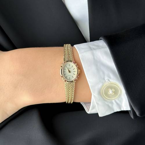 ساعة عتيقة ماركة Nicolet من ١٩٨٠م